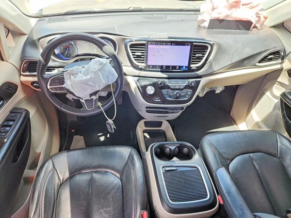 2022 CHRYSLER PACIFICA