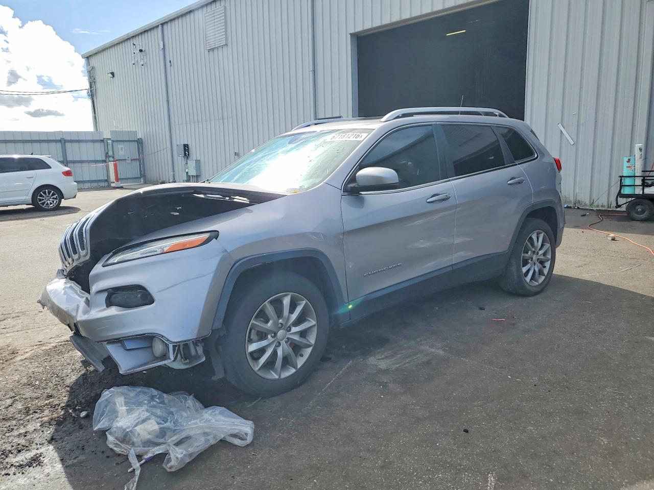 2017 JEEP CHEROKEE Limited — Front 3/4