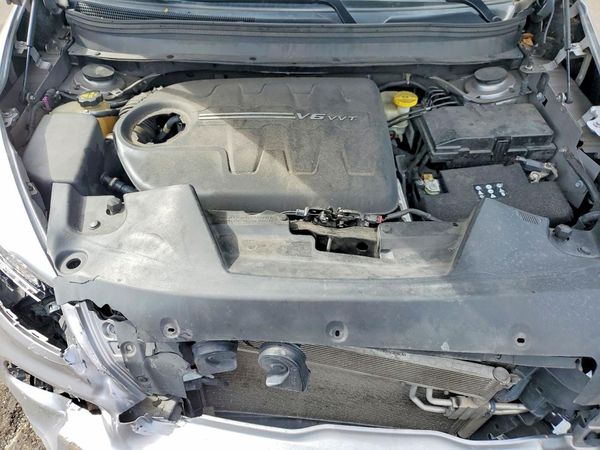 2017 JEEP CHEROKEE Limited — Engine bay