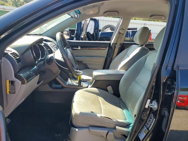 2013 KIA SORENTO Base / LX