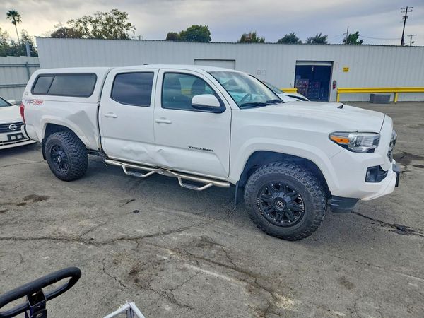 2017 TOYOTA TACOMA