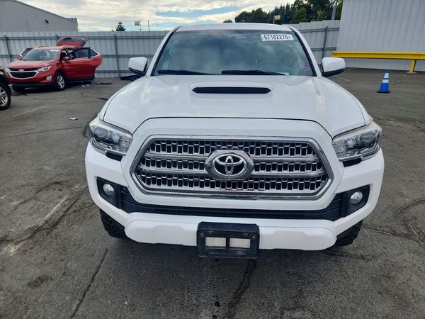 2017 TOYOTA TACOMA