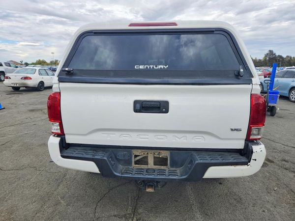 2017 TOYOTA TACOMA