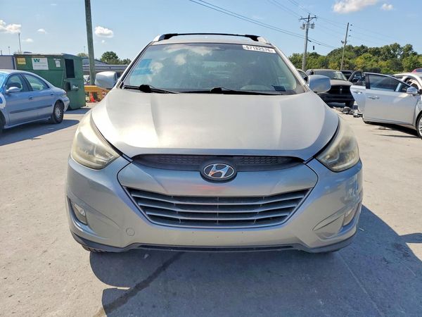 2015 HYUNDAI TUCSON GLS (Middle)