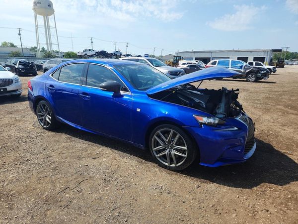 2016 LEXUS IS 300 — Passenger 3/4