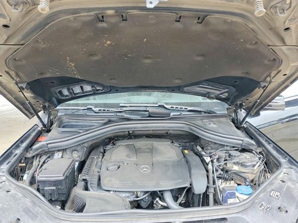 2015 MERCEDES-BENZ ML ML350 — Engine bay
