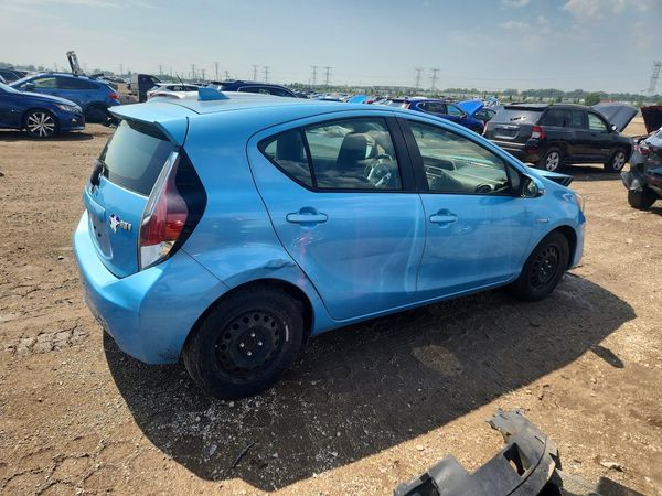 2016 TOYOTA PRIUS C ON