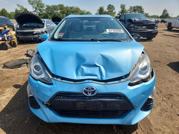 2016 TOYOTA PRIUS C ON