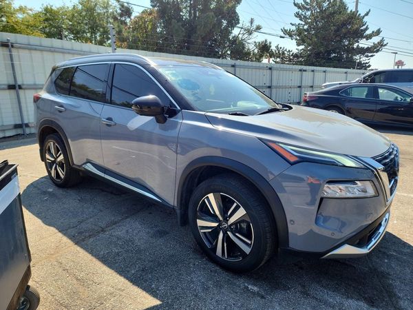 2022 NISSAN ROGUE Platinum — Passenger 3/4