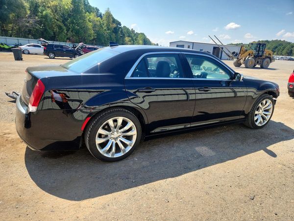 2020 CHRYSLER 300