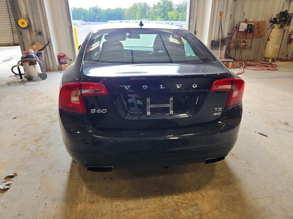 2015 VOLVO S60 Premier+ (non R design)
