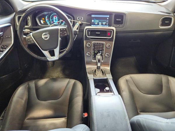 2015 VOLVO S60 Premier+ (non R design)