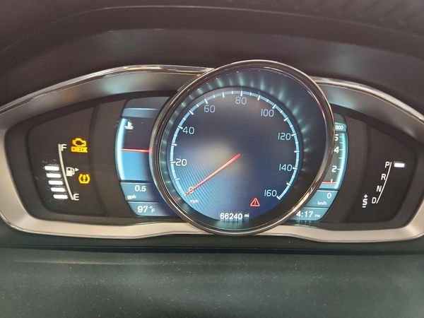 2015 VOLVO S60 Premier+ (non R design)