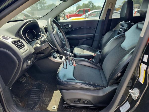 2017 JEEP COMPASS — DENT