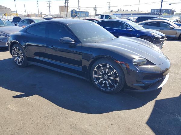2022 PORSCHE TAYCAN