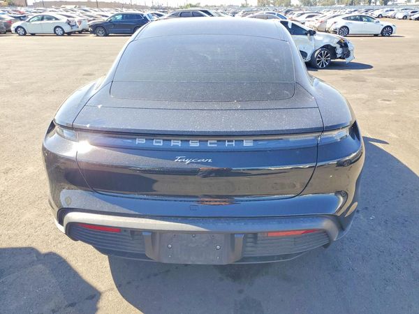 2022 PORSCHE TAYCAN