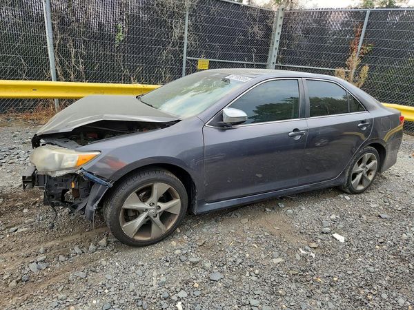 2014 TOYOTA CAMRY