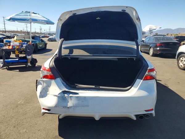 2018 TOYOTA CAMRY
