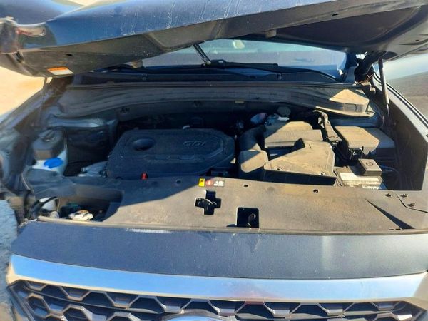 2020 HYUNDAI SANTA FE SE — Engine bay