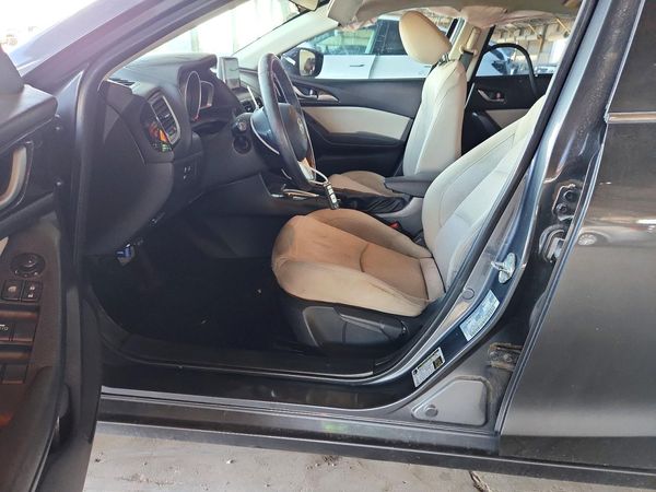 2015 MAZDA 3 Touring/GS