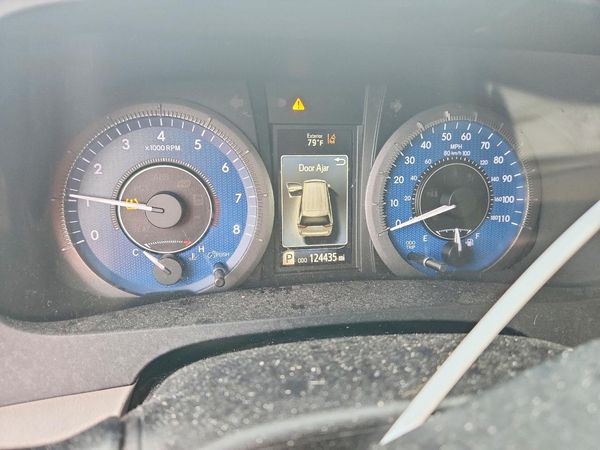 2018 TOYOTA SIENNA LE