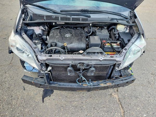 2018 TOYOTA SIENNA LE