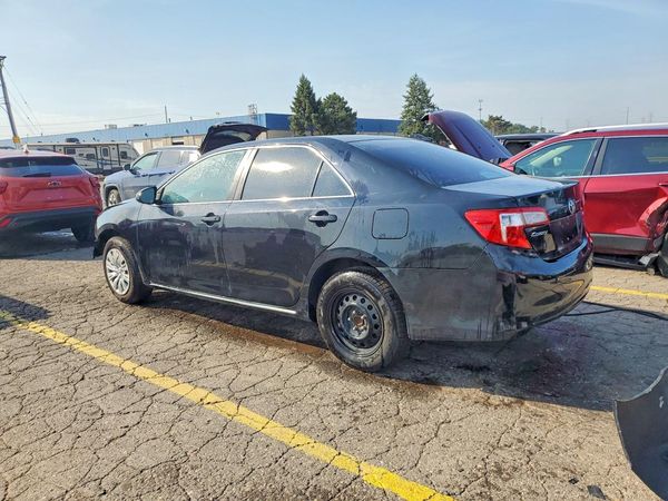 2013 TOYOTA CAMRY
