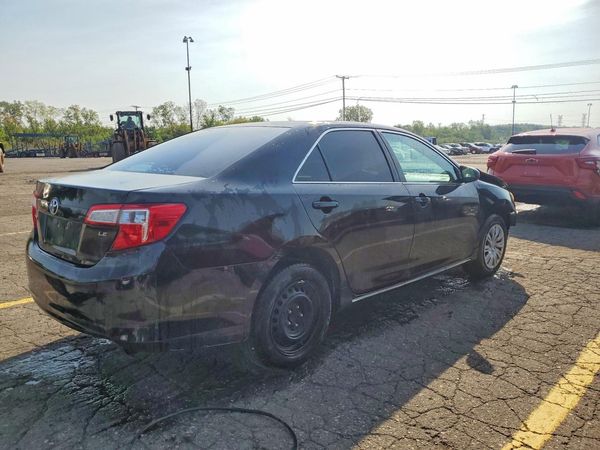 2013 TOYOTA CAMRY