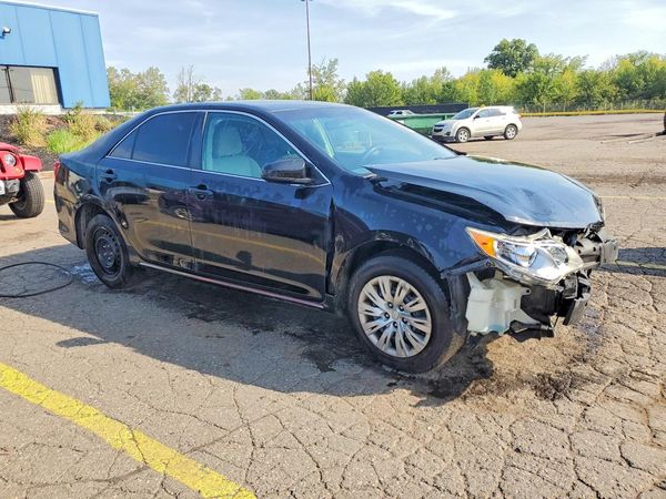 2013 TOYOTA CAMRY