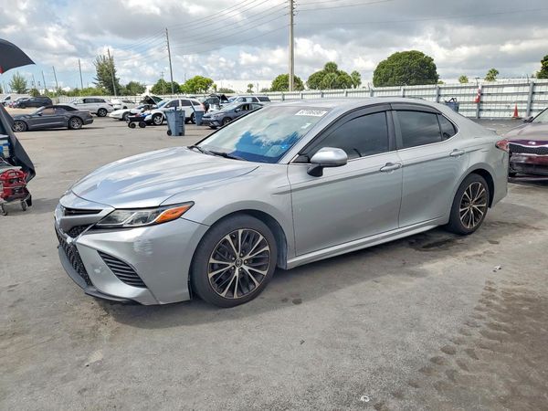 2018 TOYOTA CAMRY