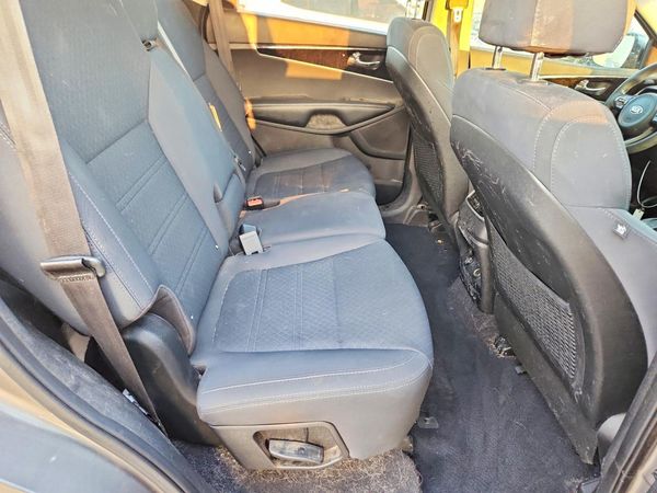 2018 KIA SORENTO L, LX