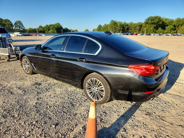 2019 BMW 530