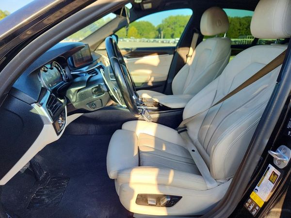 2019 BMW 530