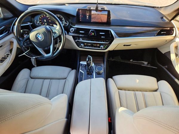 2019 BMW 530
