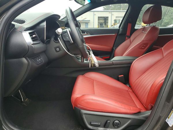 2025 GENESIS G70