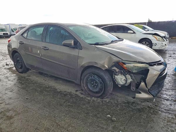 2018 TOYOTA COROLLA