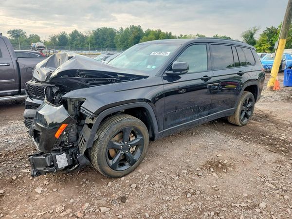2024 JEEP CHEROKEE Laredo — Front 3/4