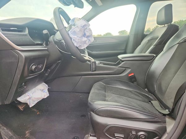 2024 JEEP CHEROKEE Laredo — DENT
