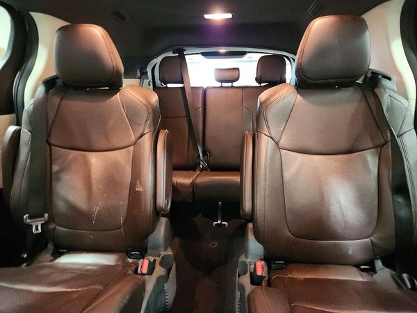 2024 TOYOTA SIENNA Platinum