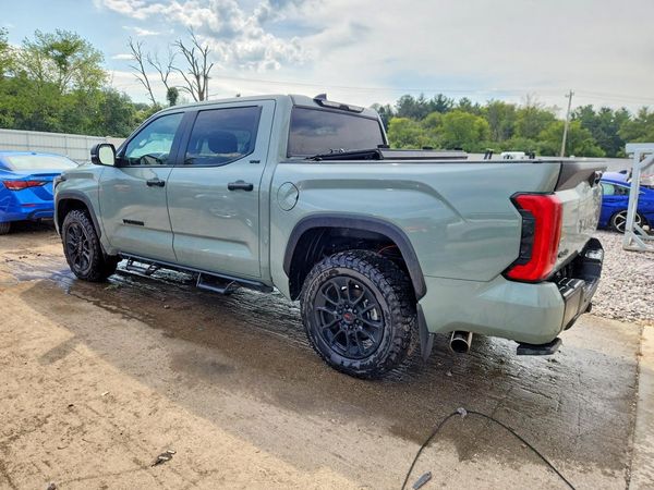2024 TOYOTA TUNDRA SR5