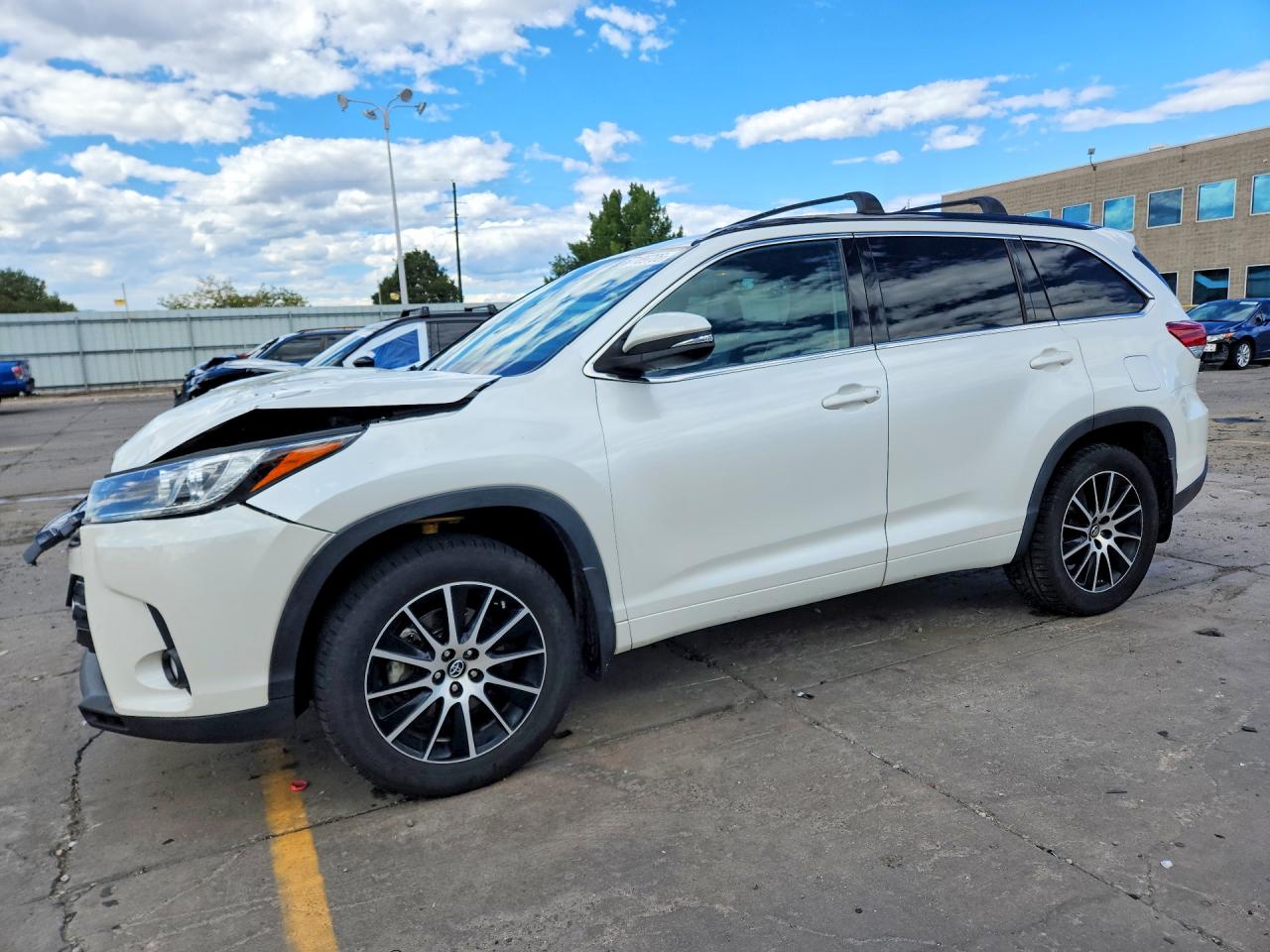 2017 TOYOTA HIGHLANDER