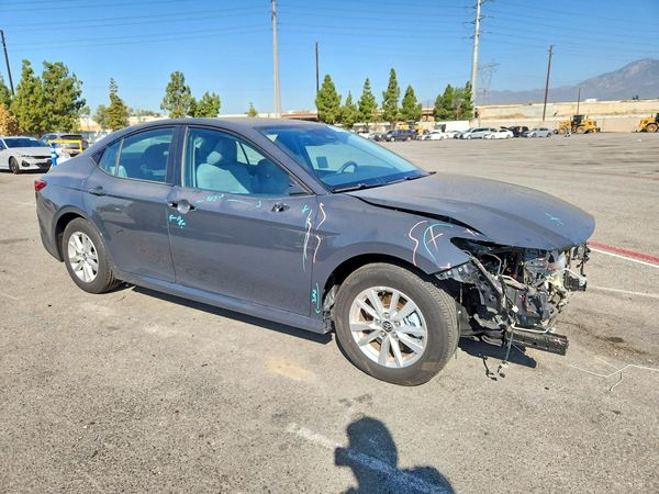 2025 TOYOTA CAMRY
