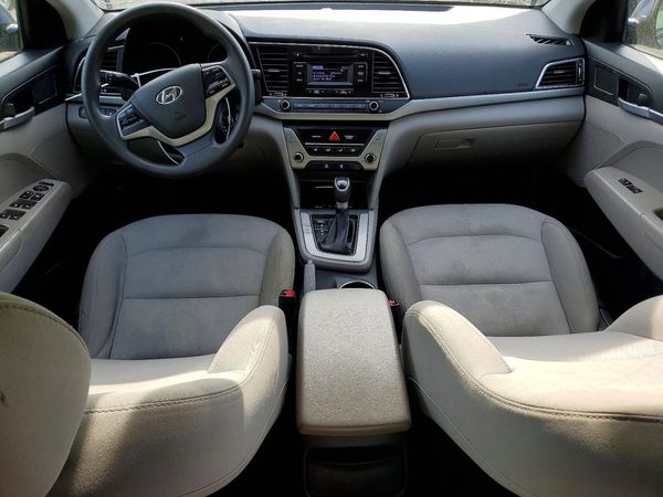 2017 HYUNDAI ELANTRA SE Base