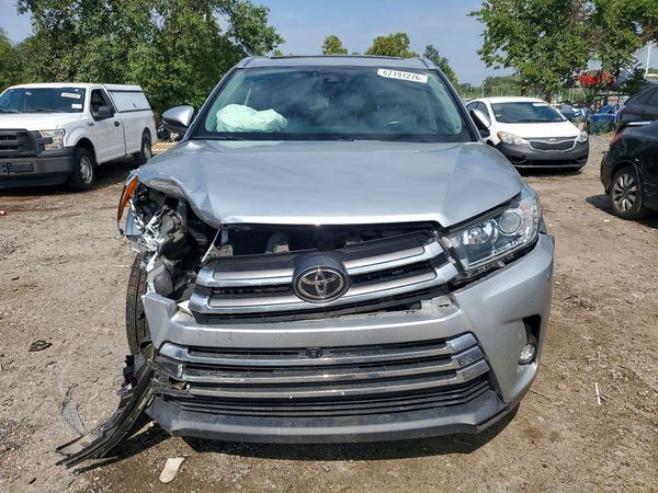2017 TOYOTA HIGHLANDER