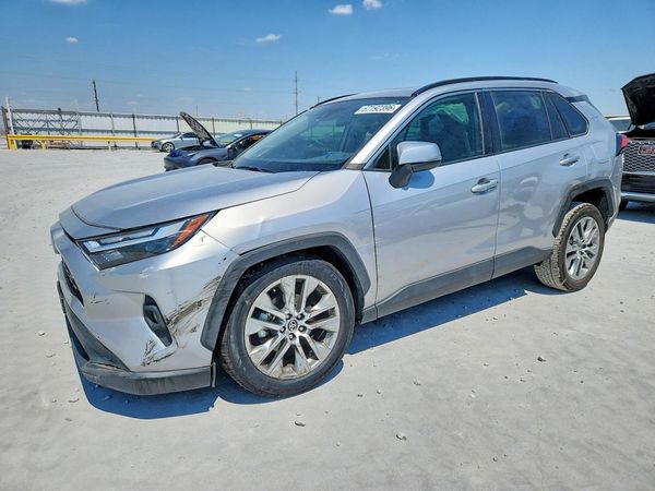 2022 TOYOTA RAV4 XLE Premium