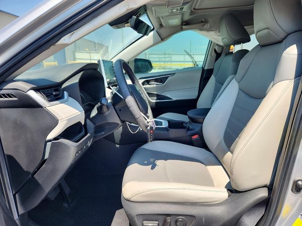 2022 TOYOTA RAV4 XLE Premium