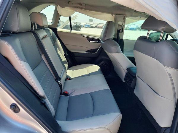 2022 TOYOTA RAV4 XLE Premium
