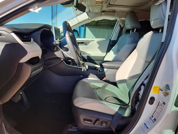 2021 TOYOTA RAV4 Limited