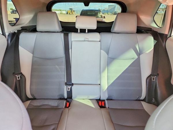 2021 TOYOTA RAV4 Limited