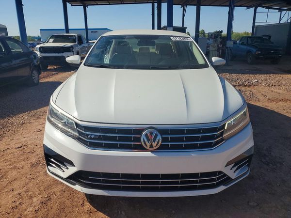 2017 VOLKSWAGEN PASSAT R-Line